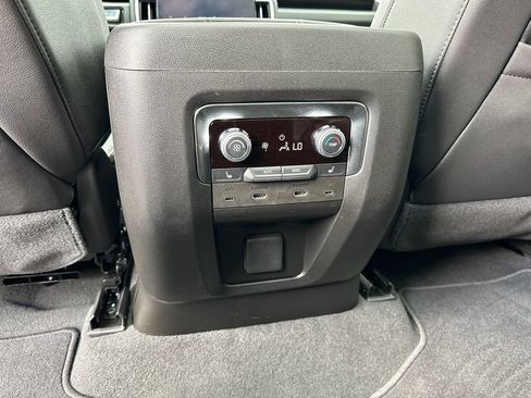 Used 2025 GMC Yukon Elevation w/ Elevation Premium Package RWD image 24