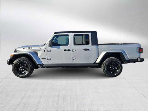 Used 2022 Jeep Gladiator Sport image 5