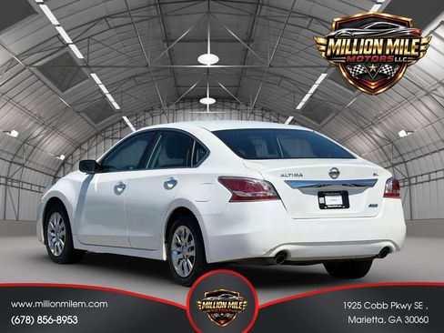 Used 2014 Nissan Altima 2.5 S FWD image 10