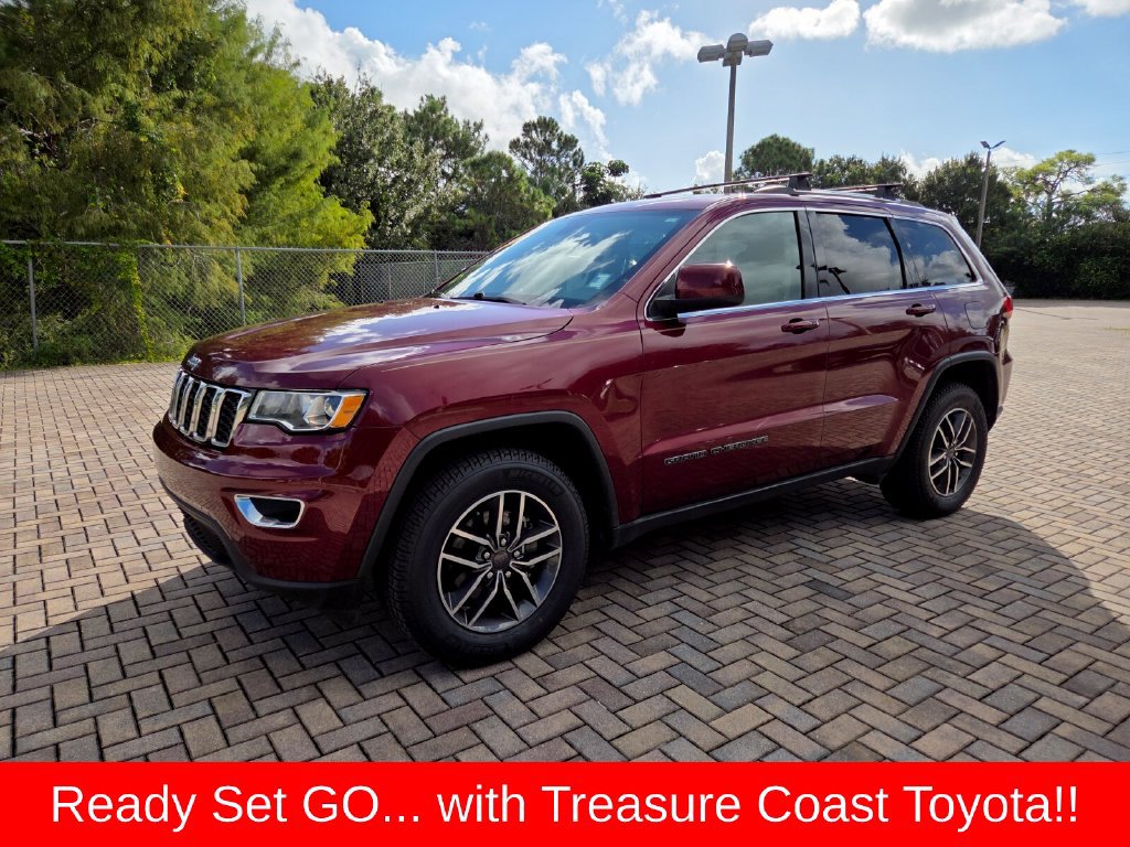 Used 2019 Jeep Grand Cherokee Laredo w/ 18" Wheel & 8.4" Radio Group AWD/4WD image 4
