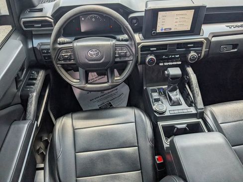 Used 2025 Toyota Tacoma SR5 AWD/4WD image 25