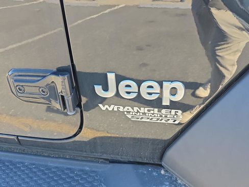 Used 2021 Jeep Wrangler Unlimited Sport AWD/4WD image 7
