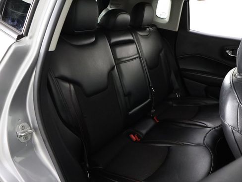Used 2019 Jeep Compass Trailhawk w/ Cold Weather Group AWD/4WD image 31
