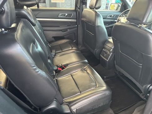 Used 2019 Ford Explorer XLT w/ Equipment Group 202A image 22