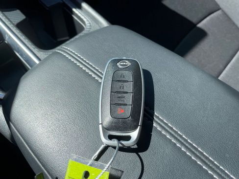 Used 2025 Nissan Sentra SV image 21