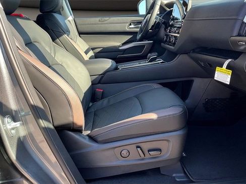 New 2025 Nissan Pathfinder Platinum w/ Cargo Package image 11