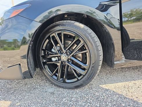 Used 2025 Toyota Camry SE FWD image 29