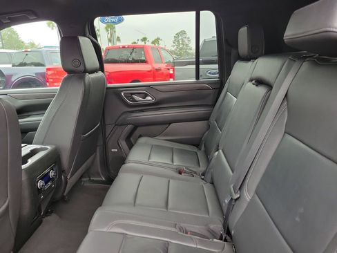 Used 2023 Chevrolet Suburban LT RWD image 30