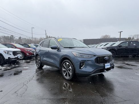 Certified 2023 Ford Escape Platinum w/ Premium Technology Package image 9