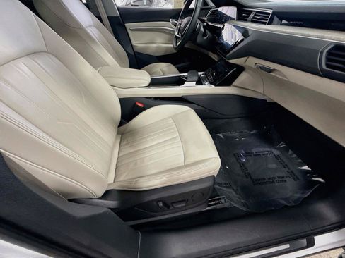 Certified 2024 Audi Q8 e-tron Premium Plus AWD/4WD image 29