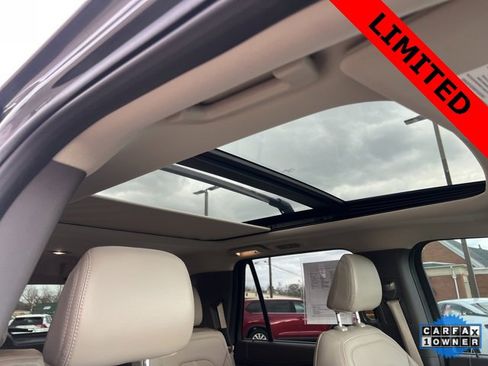 Used 2021 Ford Expedition Limited image 11