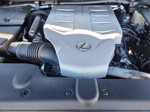 Used 2018 Lexus GX 460 image 25