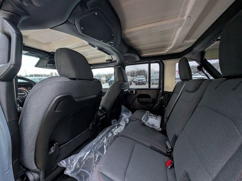 New 2026 Jeep Wrangler Unlimited Rubicon AWD/4WD image 18