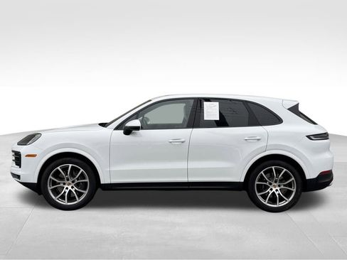 Used 2024 Porsche Cayenne image 36