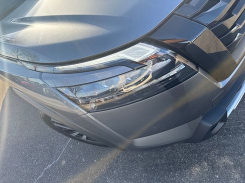 Used 2025 Nissan Pathfinder Platinum w/ Black Appearance Package image 37