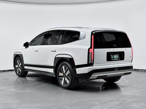 Used 2026 Hyundai Ioniq 9 SEL image 2