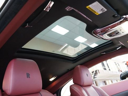 Used 2016 Rolls-Royce Wraith image 12