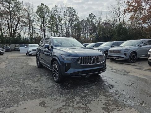 New 2026 Volvo XC90 B6 Plus image 1