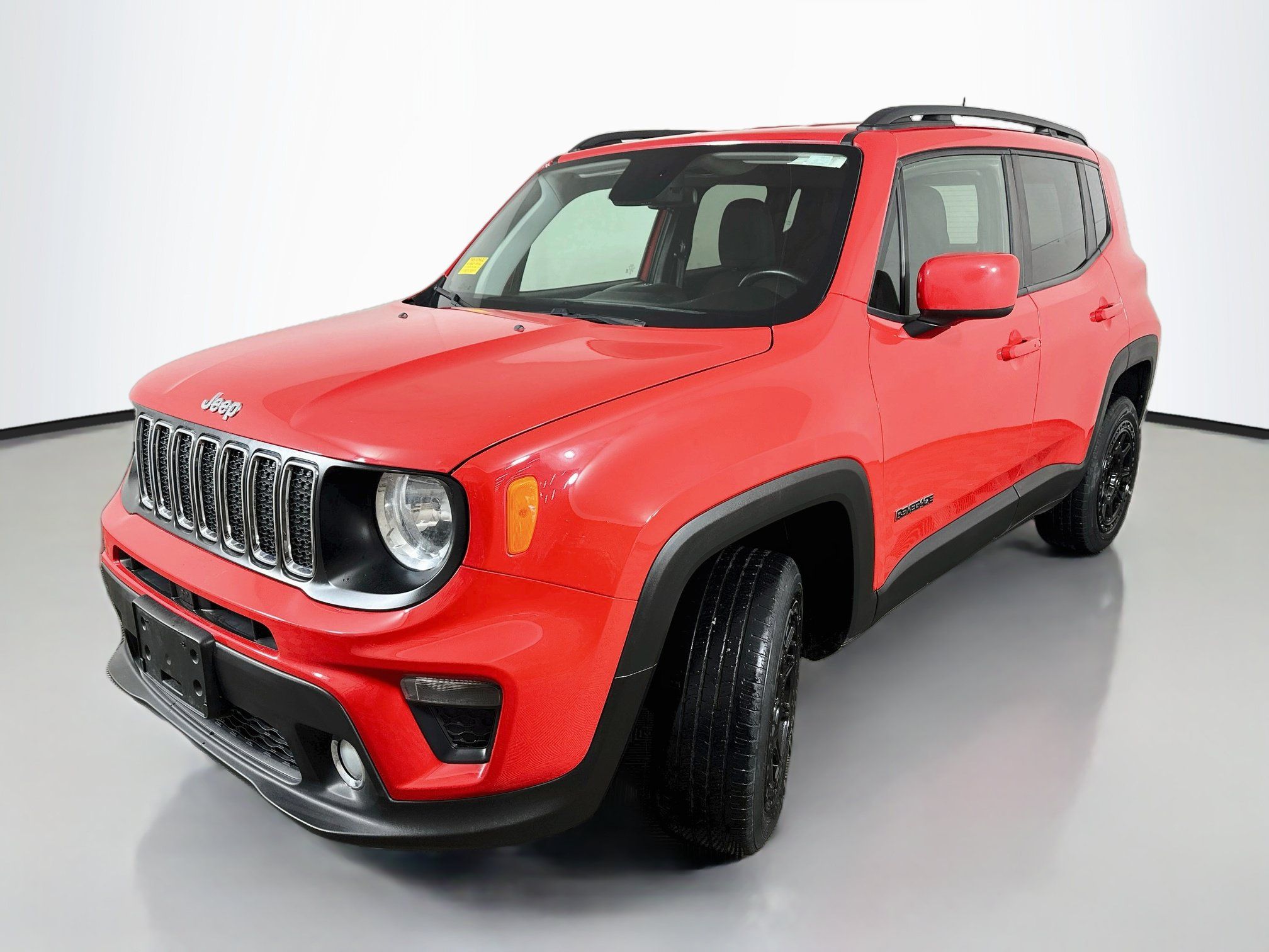 Used 2020 Jeep Renegade Latitude w/ Cold Weather Group AWD/4WD image 3