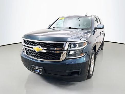 Used 2019 Chevrolet Suburban LT AWD/4WD image 3