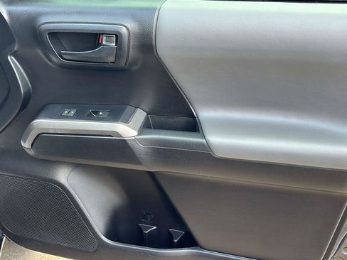 Used 2022 Toyota Tacoma SR5 w/ Technology Package RWD image 23
