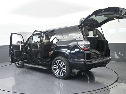 Used 2022 Toyota 4Runner Limited AWD/4WD image 39