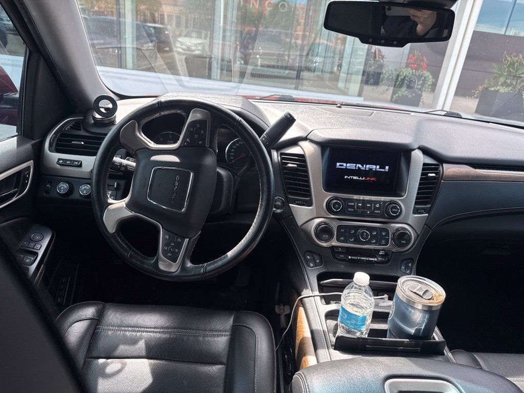 Used 2018 GMC Yukon Denali w/ Open Road Package AWD/4WD image 9