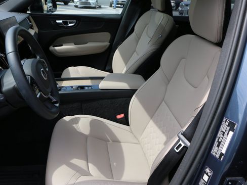 Used 2026 Volvo XC60 B5 Plus w/ Protection Package Premier AWD/4WD image 30