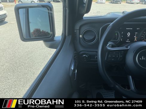 Used 2025 Jeep Wrangler Unlimited Rubicon 392 AWD/4WD image 14