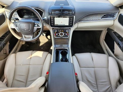 Used 2017 Lincoln Continental Select w/ Climate Package image 12