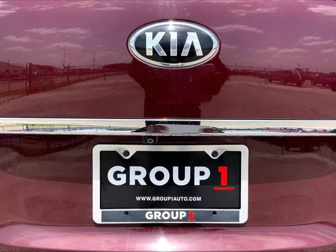 Used 2018 Kia Sedona SX FWD image 10