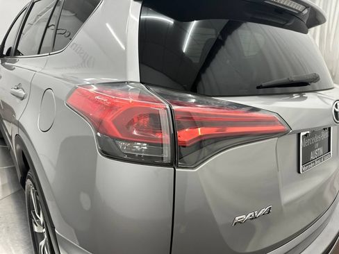 Used 2016 Toyota RAV4 XLE FWD image 12