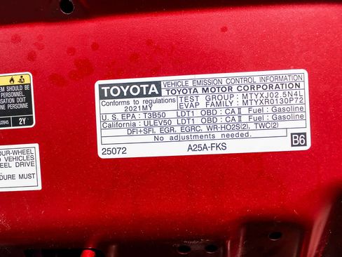 Used 2021 Toyota RAV4 XLE image 28