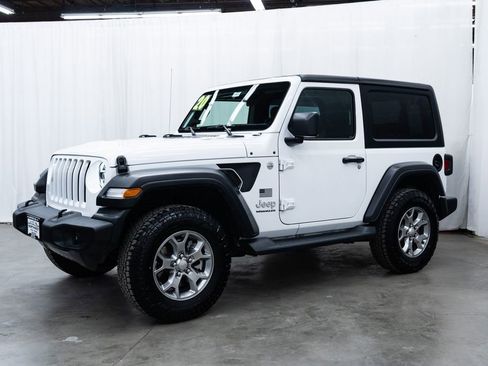 Used 2020 Jeep Wrangler Sport AWD/4WD image 3