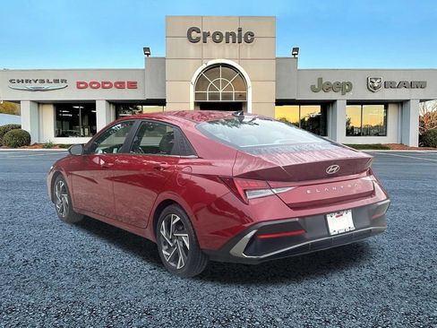 Used 2025 Hyundai Elantra SEL FWD image 5