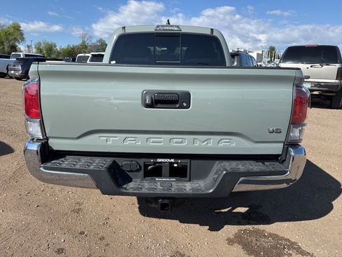 Used 2022 Toyota Tacoma TRD Off-Road AWD/4WD image 4