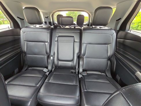 Used 2023 Ford Explorer Limited image 21