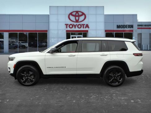 Used 2024 Jeep Grand Cherokee L Altitude AWD/4WD image 3