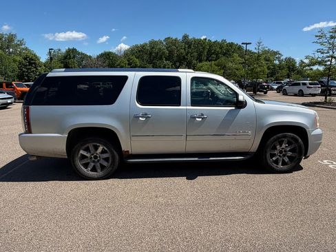 Used 2012 GMC Yukon XL Denali AWD/4WD image 9