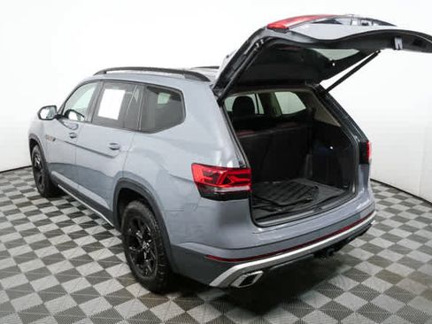 Certified 2025 Volkswagen Atlas Peak Edition SE AWD/4WD image 34