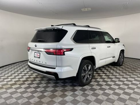 Used 2023 Toyota Sequoia Capstone AWD/4WD image 23