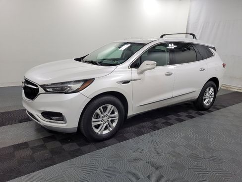 Used 2018 Buick Enclave Essence AWD/4WD image 2