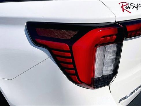 Used 2025 Ford Explorer Platinum w/ LUX Leather Package image 23