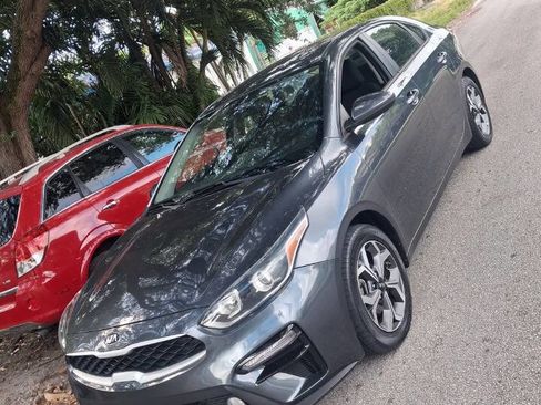 Used 2021 Kia Forte LXS FWD image 3