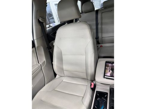 Used 2015 Volkswagen Golf TDI SE image 32