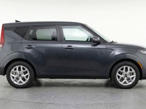 Used 2025 Kia Soul LX w/ LX Technology Package image 11