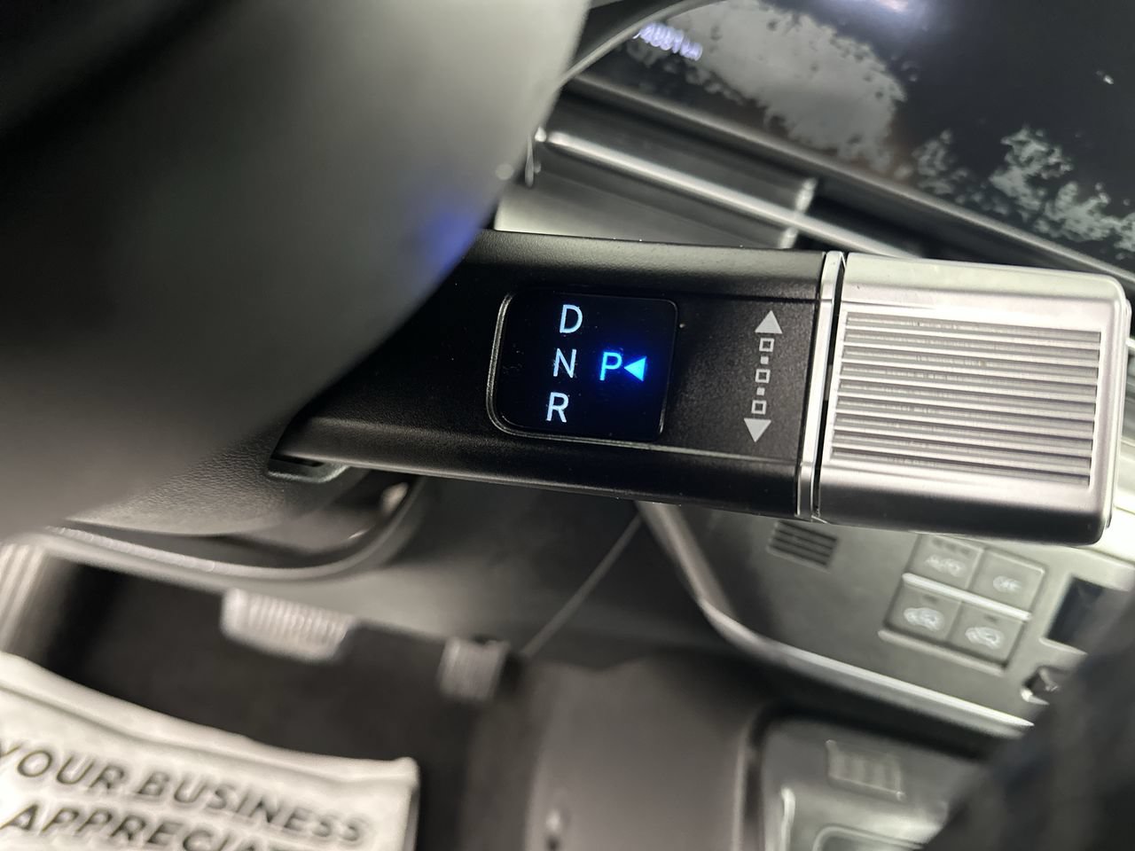 Used 2024 Hyundai Kona Limited FWD image 8