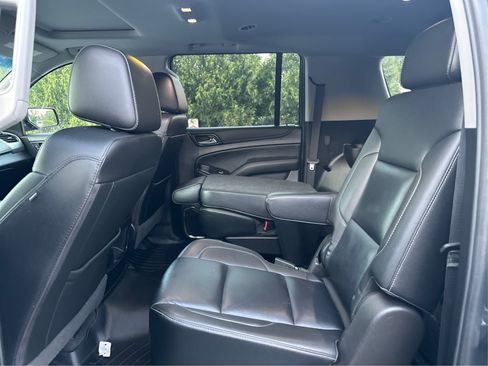Used 2019 Chevrolet Suburban LT AWD/4WD image 10