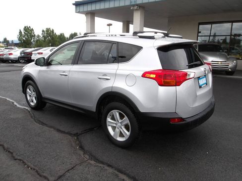 Used 2013 Toyota RAV4 XLE AWD/4WD image 3