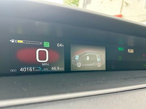 Certified 2022 Toyota Prius LE AWD/4WD image 19